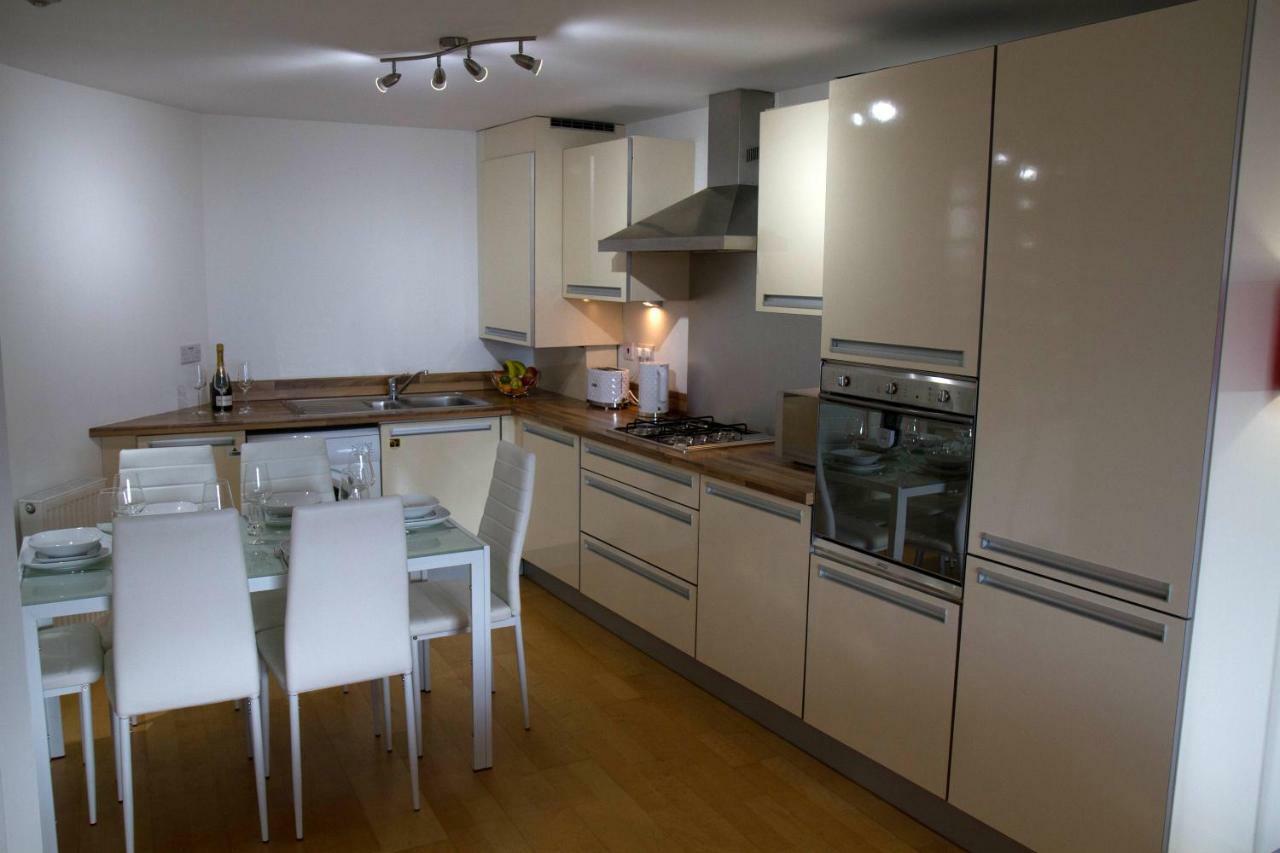City Centre With River Clyde Views Apartment *