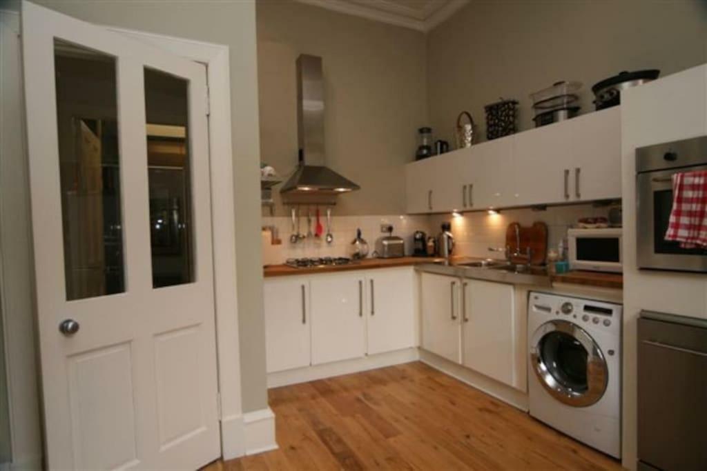274 Bath Street Apartment
