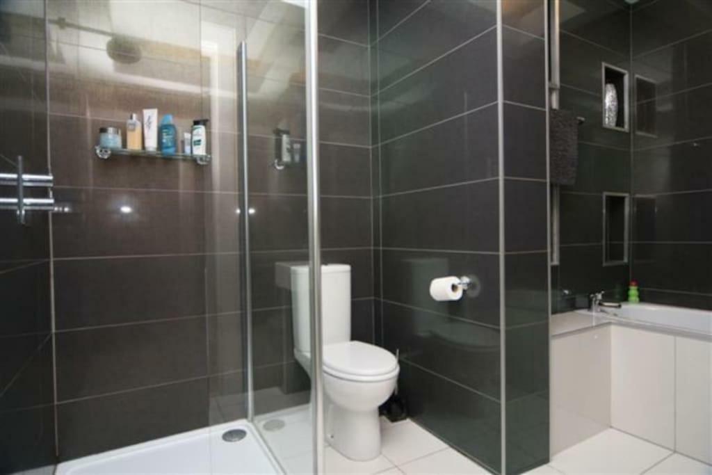 274 Bath Street Apartment