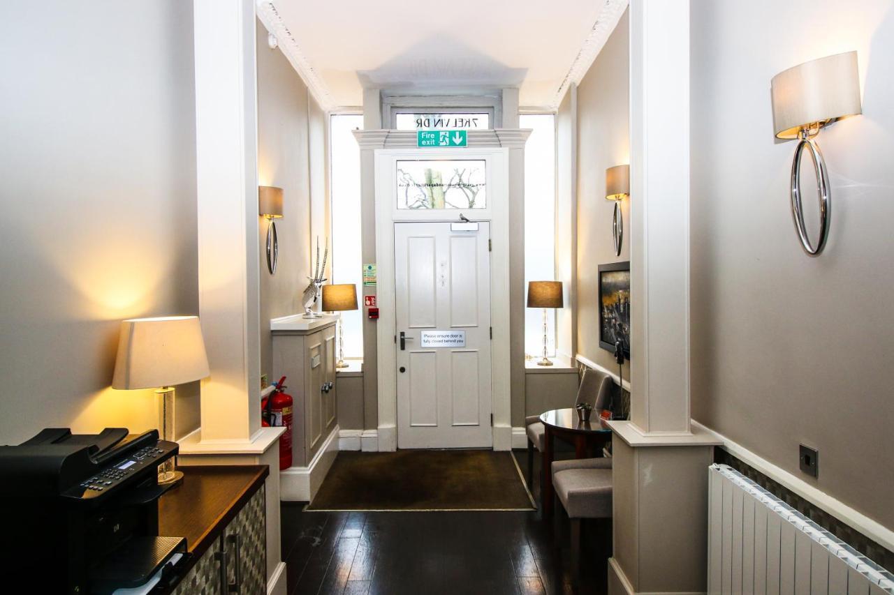 Ambassador Hotel 3*